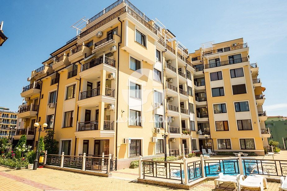 Продава се Двустаен апартамент в Свети Влас - 54 кв.м за 1343 €/кв.м - Снимка #8