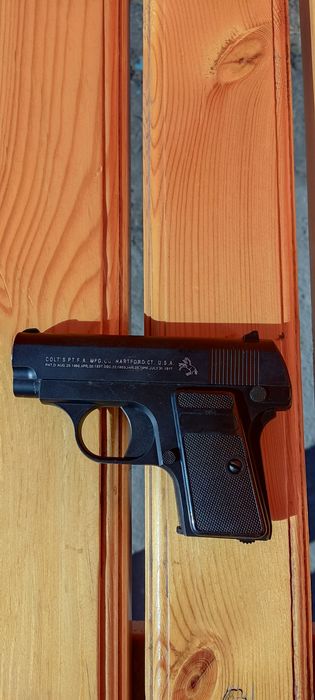 игрушечный пистолет