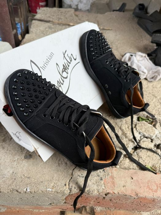 Продавам обувки Christian Louboutin