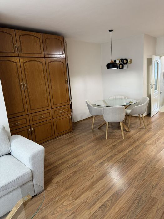 Дава се под наем Двустаен апартамент в Русе, Център - 70 кв.м за 408 € - Снимка #3