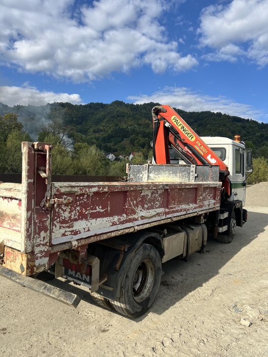 Camion Man basculabil pe 3 partii cu macara Palfinger