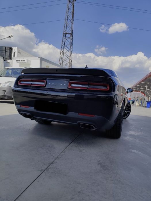 Dodge Challenger 6.4 510 cp 392 HEMI