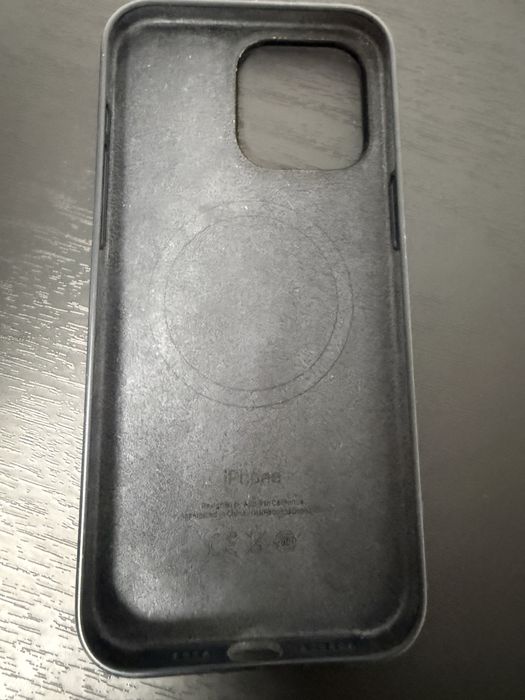 Vind husa iphone 15 pro max originala impecabila
