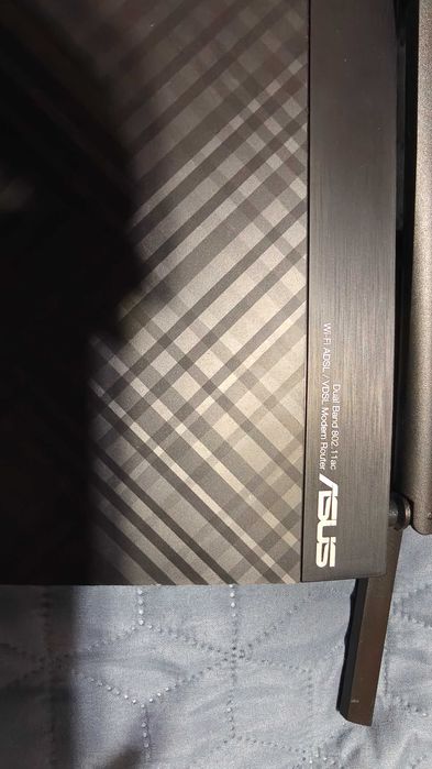 Чисто Нов Модем-Рутер Asus DSL-AC750 (ADSL/VDSL, AC750 Wi-Fi)