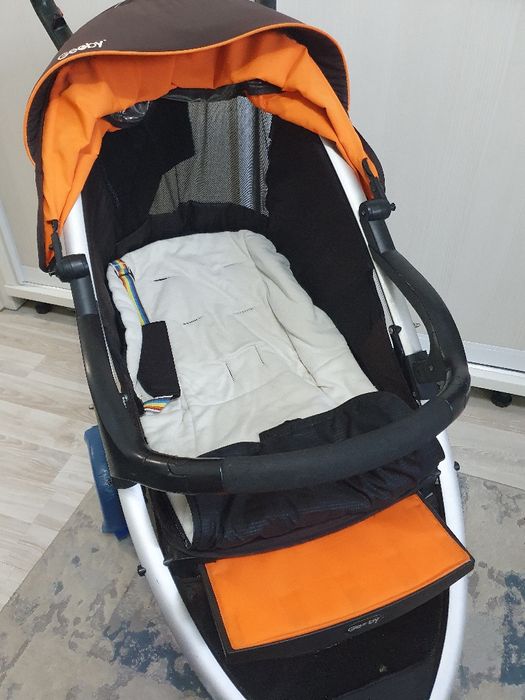 Продам коляску Geoby