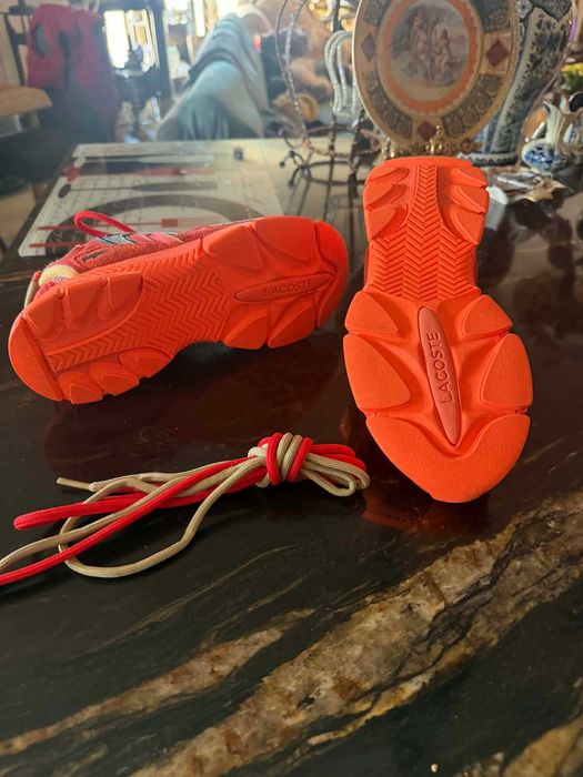 Продавам оригинални маратонки на LACOSTE като нови №39