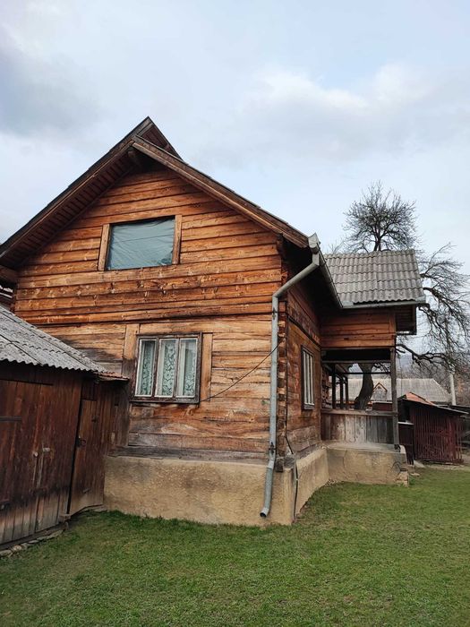 Casa din lemn, de stejar și brad