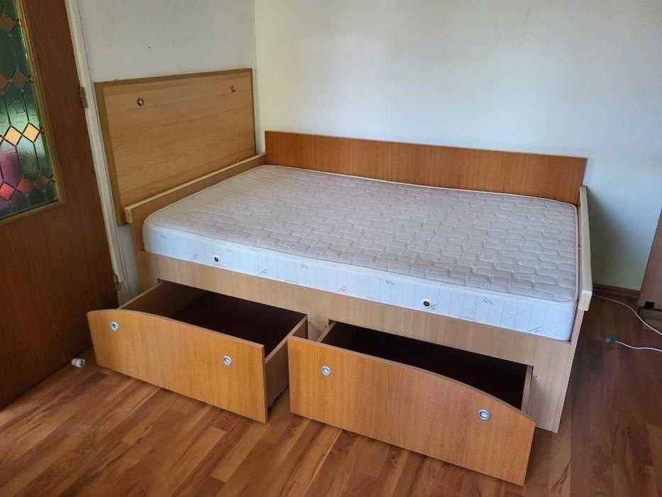pat dublu dormitor