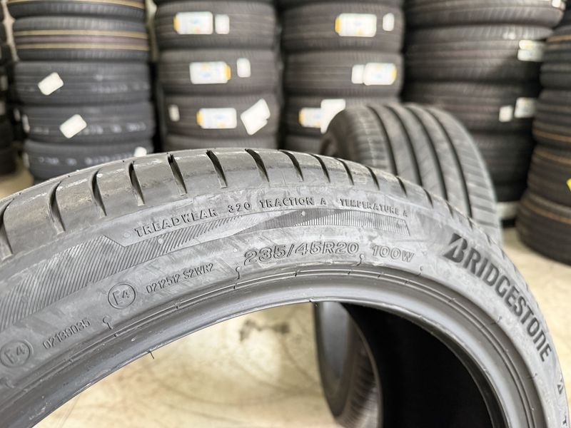 235/45/20 BRIDGESTONE 2бр
