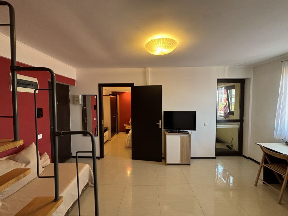 Particular inchiriez apartament 3 camere / duplex