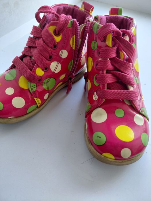 Продам обувь детскую