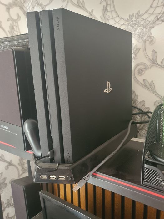 PlayStation 4 Pro sotiladi 1tb