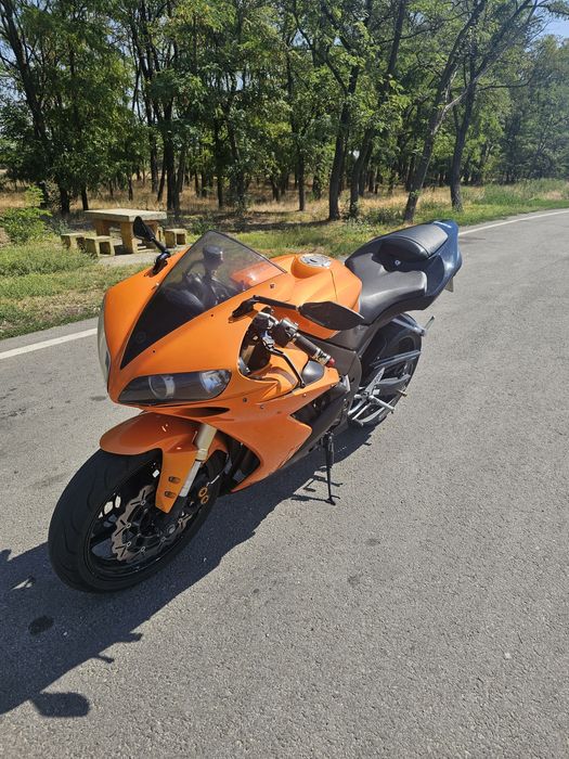 Vând Yamaha YZF R1000