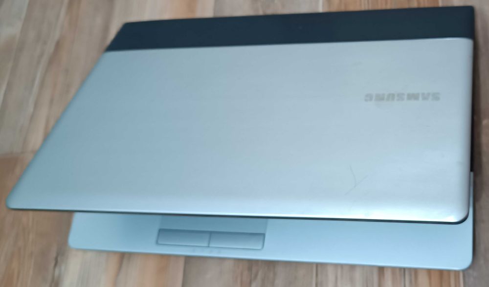 Продам ноутбук Samsung NP300E5Z