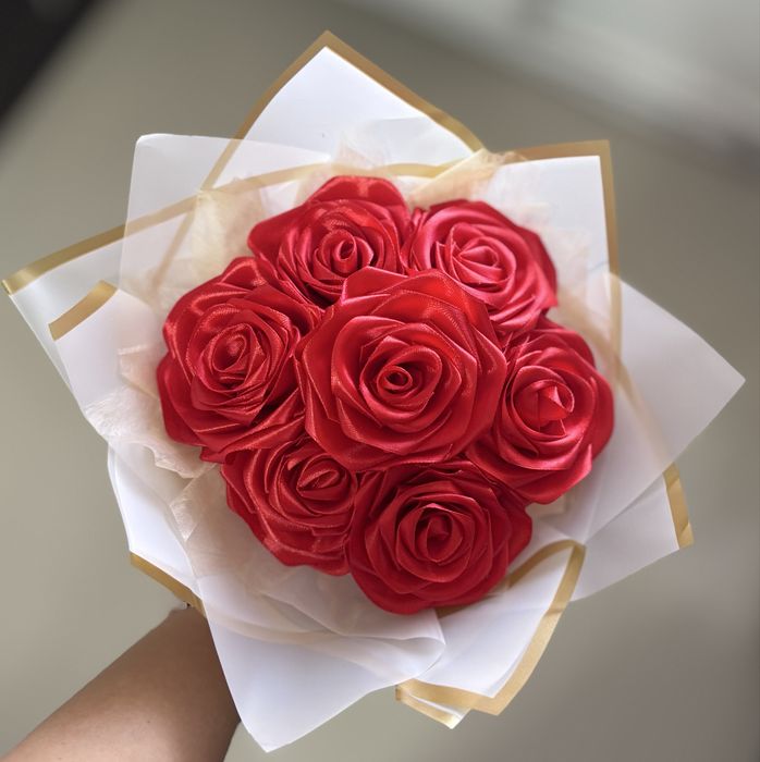 Buchet de flori din satin