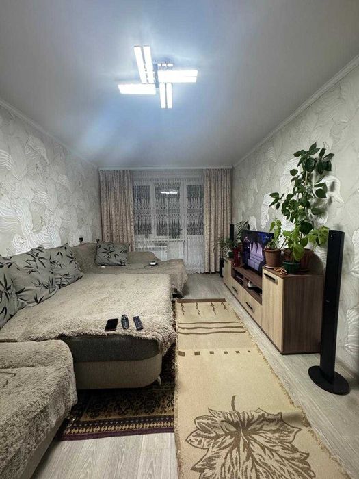 Продам однокомнатную в 20 мкр