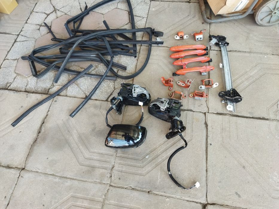 Части за Хонда Джаз Honda Jazz Стъклоповдигач Брави Дръжки Панти