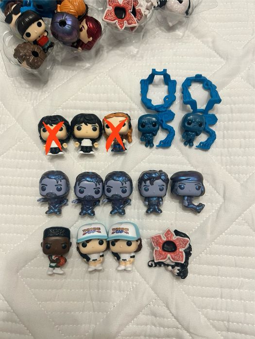 Киндер Джой очень странные дела