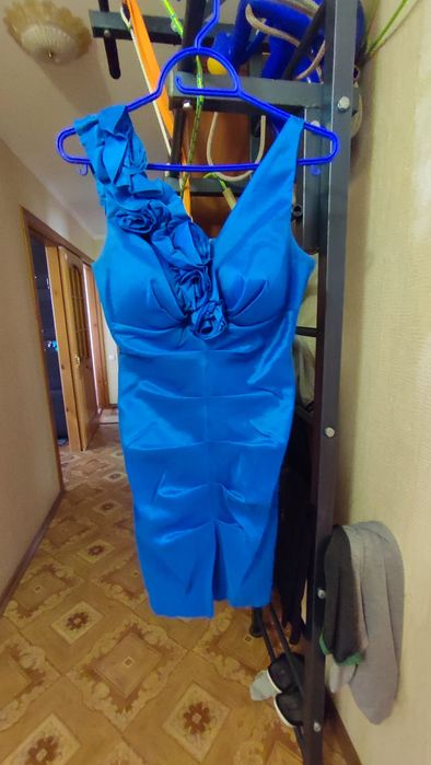 Продам платья вечерние