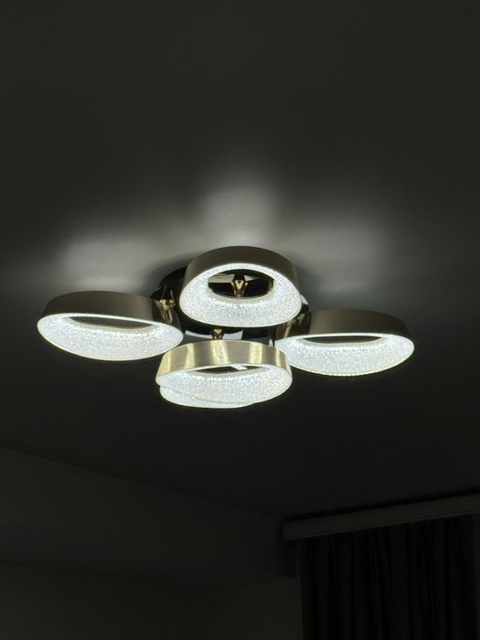 LED-люстра с пультом управления