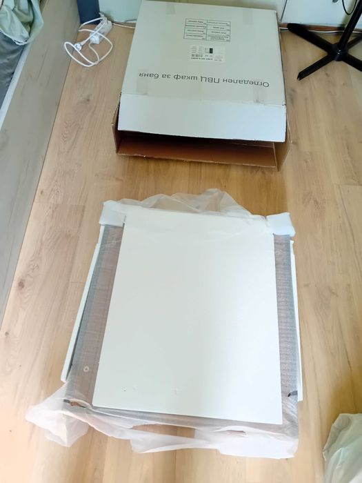 Огледален ПВЦ шкаф за баня