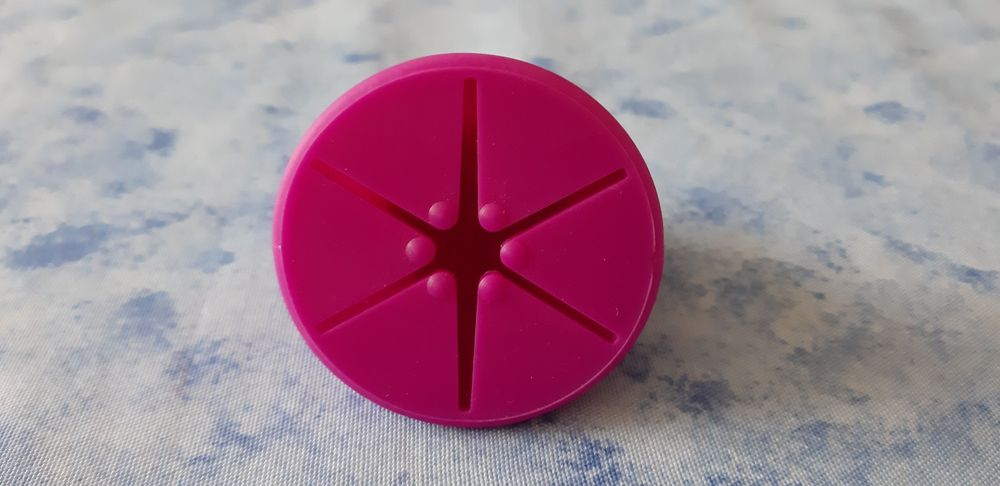 Четки за маникюр, държач за лак и сушилня за нокти