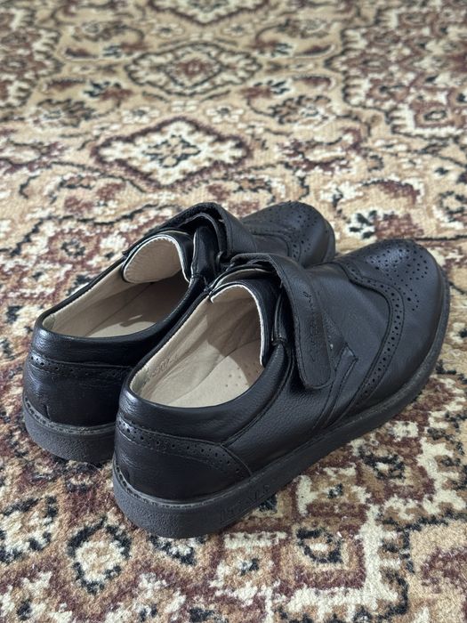 Отдам детскую обувь