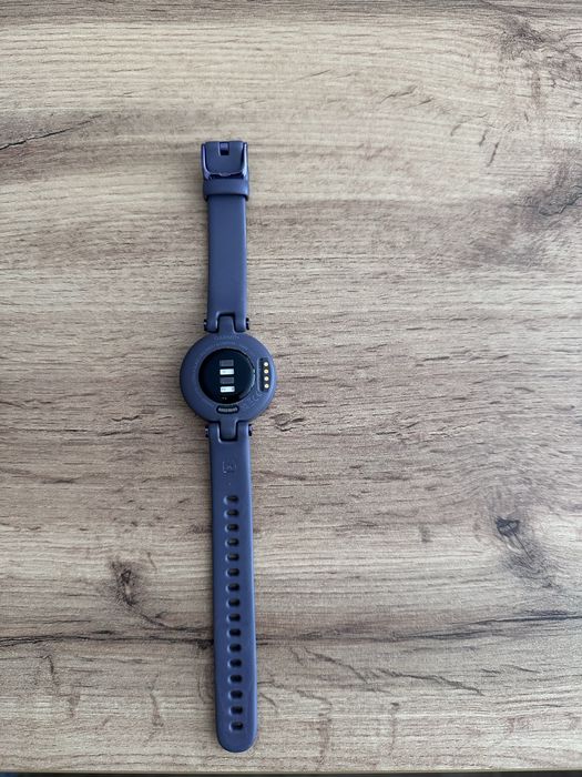 Часовник Garmin Lily