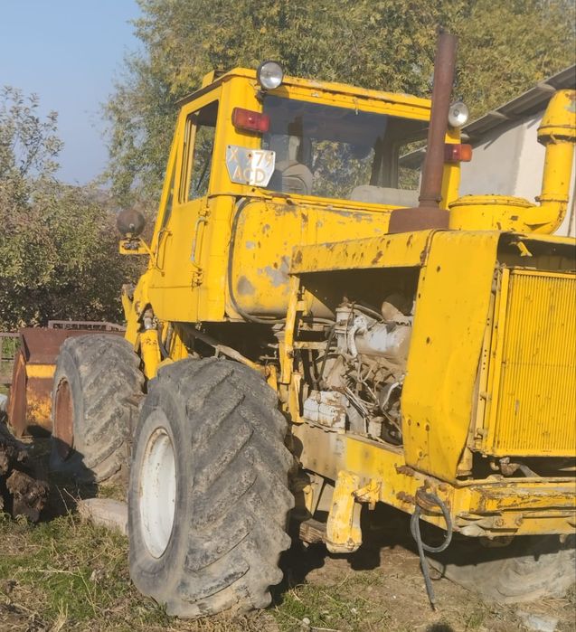 Погрузчик фронтальный