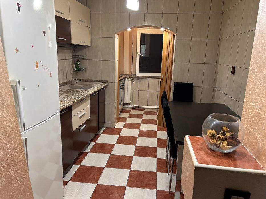 Inchiriez ap.2 camere confort 1 în Tecuci