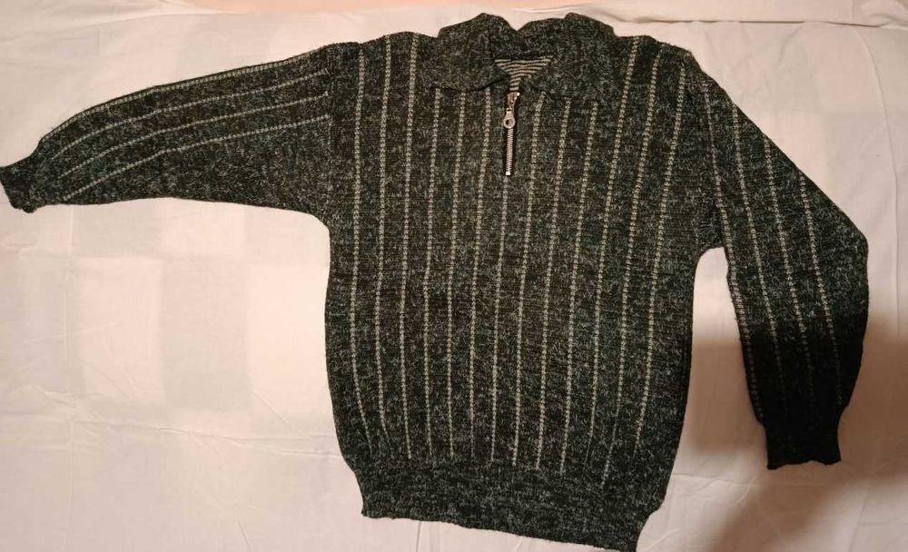 Пуловери детски плетени за момче нови