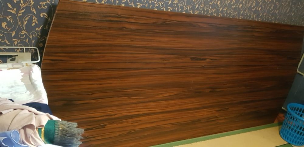 Срочно продам стол