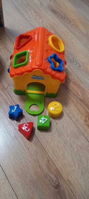 Лот играчки за дете