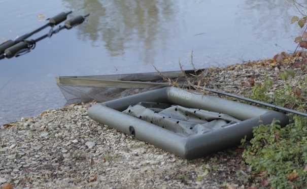 Vand Saltea de primire crap gonflabila Trakker Sanctuary Corral Water