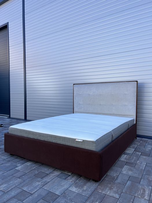 Pat Dormitor Tapitat • Boxspring 1,60 x 2,00 Impecabil