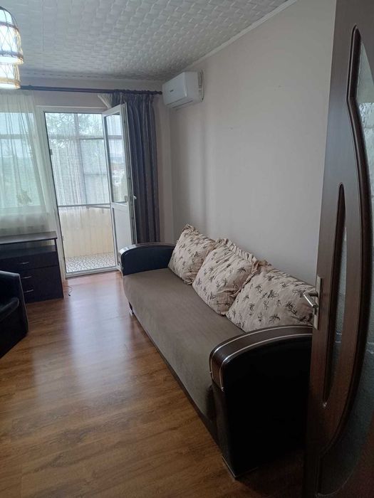 Vand apartament cu 2 camere