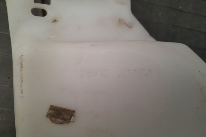 Vas lichid parbriz 28910JD000 28910JD000 Nissan Qashqai prima generat