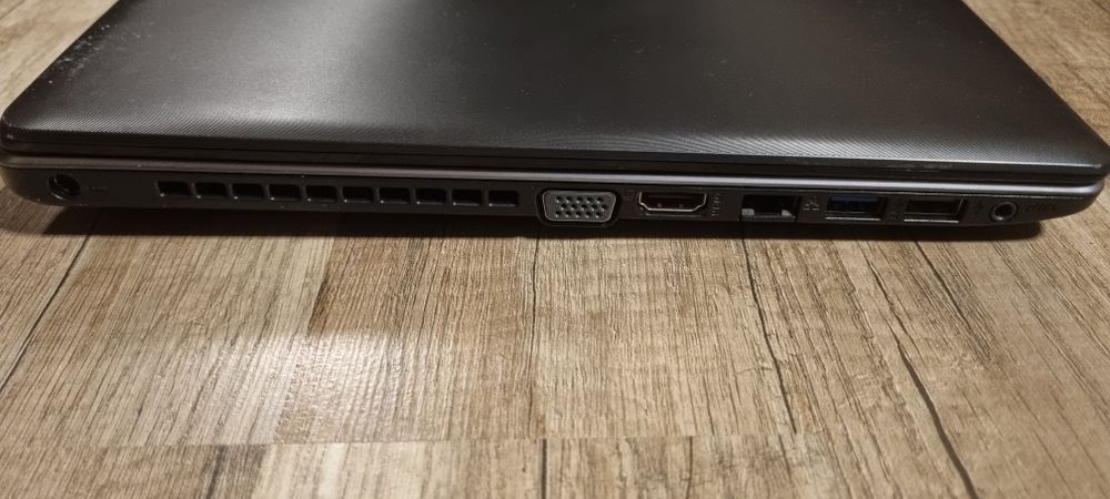 лаптоп Asus R510C Notebook PC.