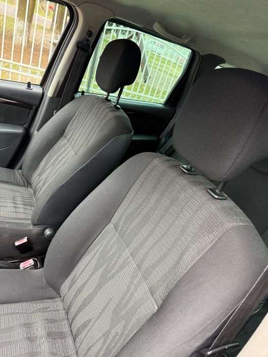 Vând Dacia Duster stare  impecabila proprietar