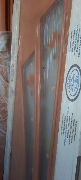 Продам две двери (ванна,туалет)