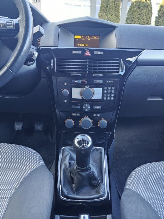 OPEL Astra 2010 — imagine 4