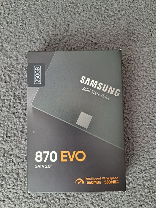 SSD-накопитель Samsung 870 EVO 250 ГБ