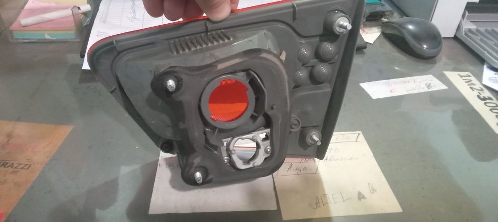 Продам левый фонарь от киа церато