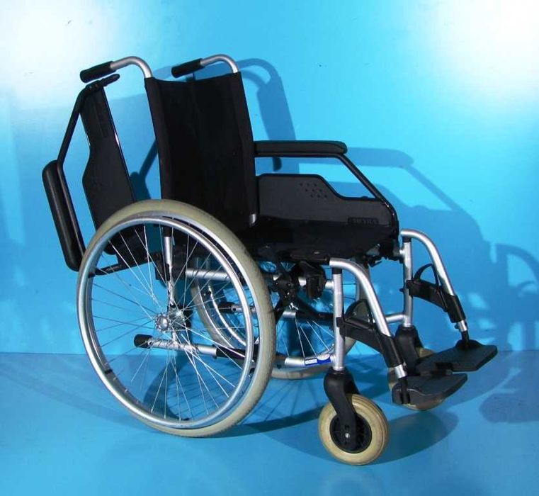 Scaun cu rotile/ Fotoliu rulant Meyra - latime sezut 43 cm