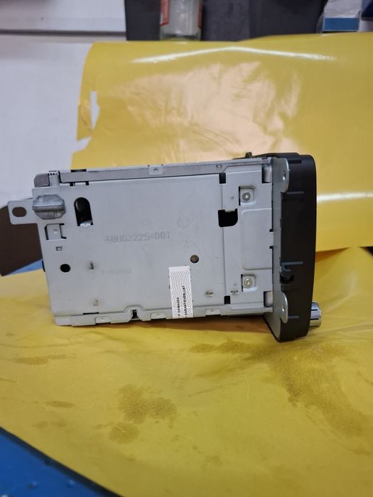 Vand navigatie rns510 vw touran 2012 perfect  functionala cu cod