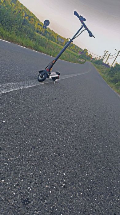Vând sau schimb cu cross 125 Trotineta motus 8.5 lite pro 45km/h