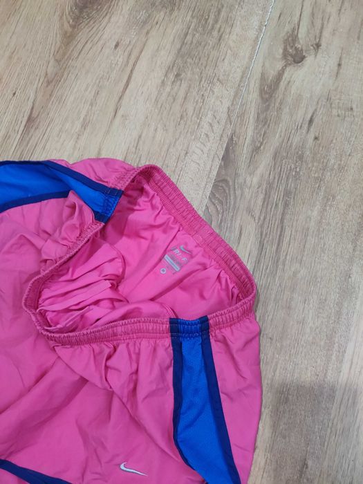Pantaloni scurti de dama Nike marimea M