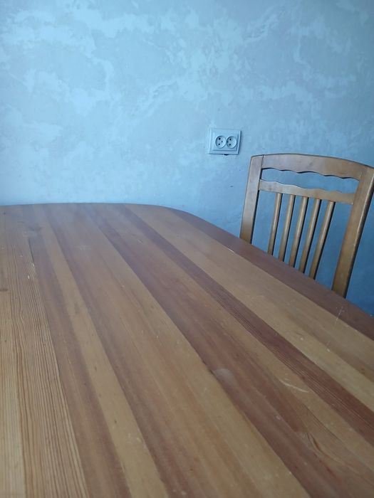 Продам стол и 4 стула дерево, 40000тг, торг