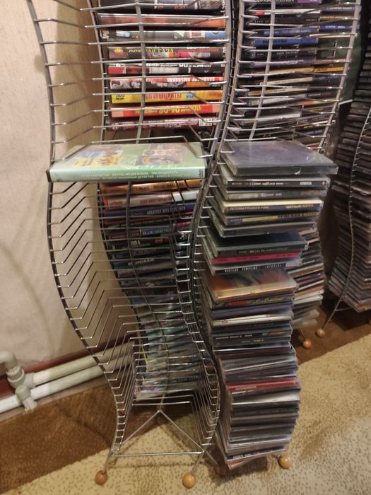 Продам полку под диски