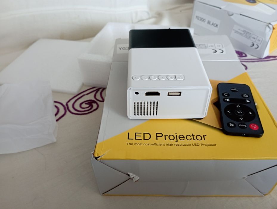 LED проектор със звук